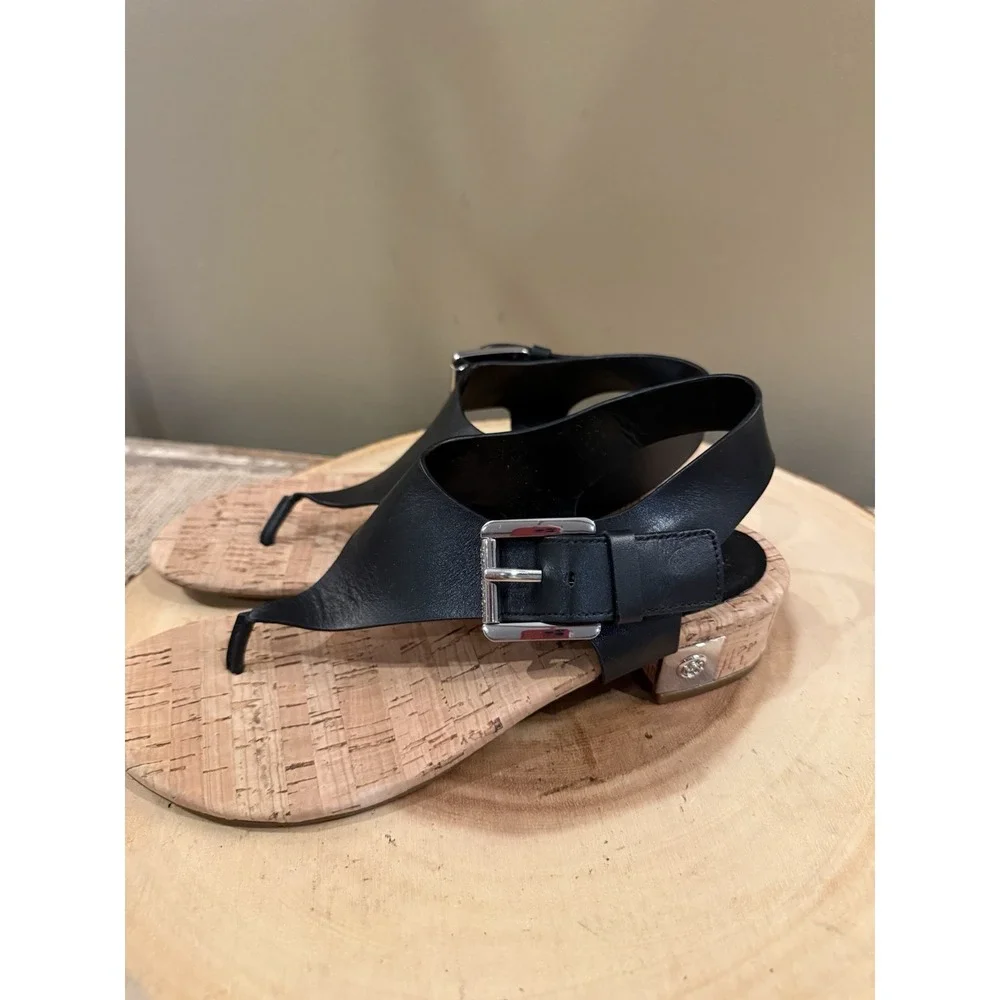 Michael Kors Women's Mk London Buckle Thong Sandal Black Block Heel 6M New - Picture 2 of 14